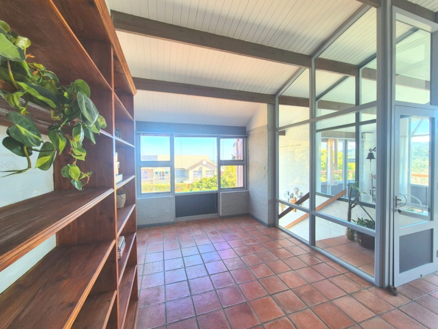 5 Bedroom Property for Sale in Herolds Bay Western Cape
